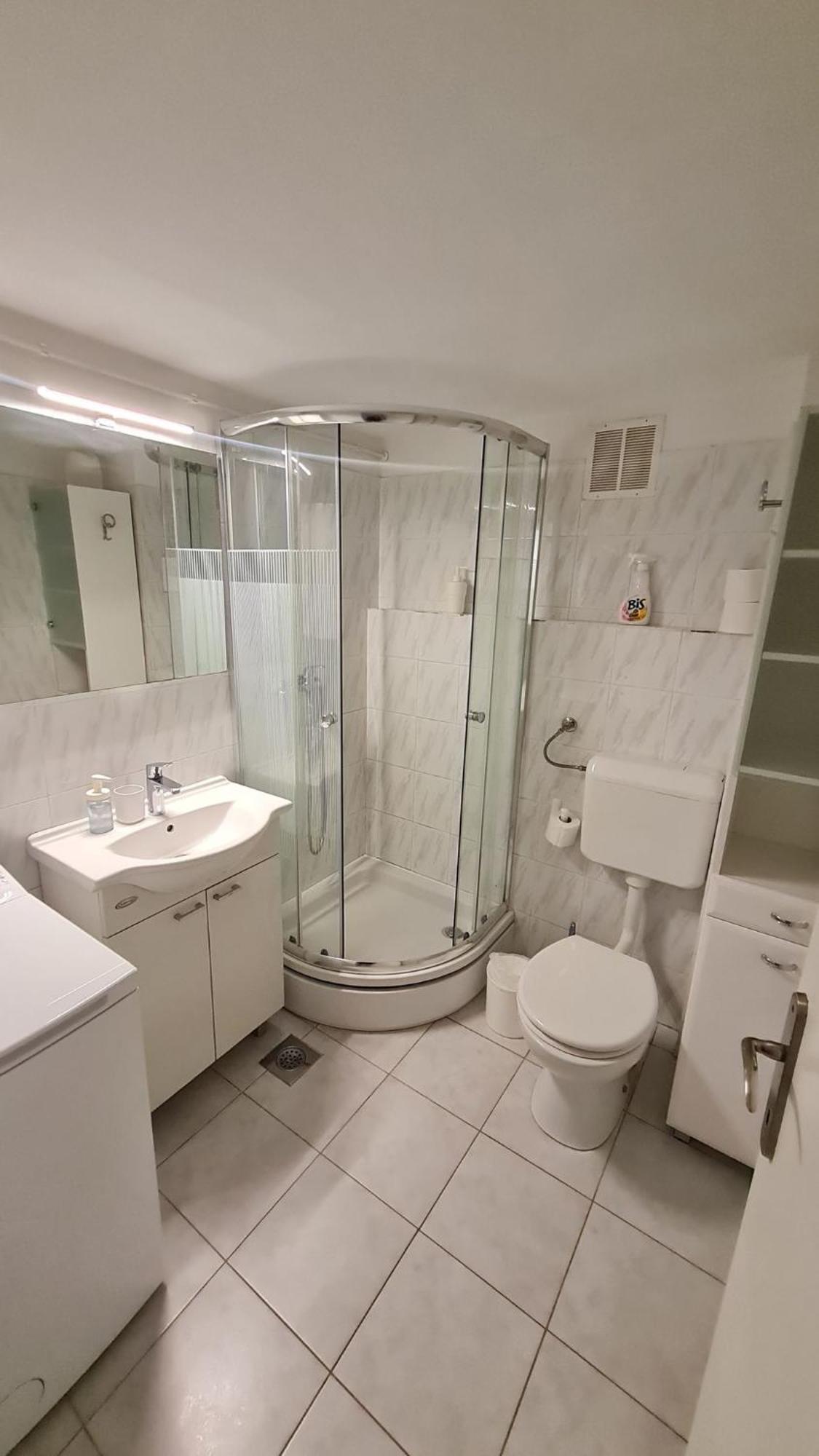 Apartmani Ela Prvić Luka Eksteriør billede