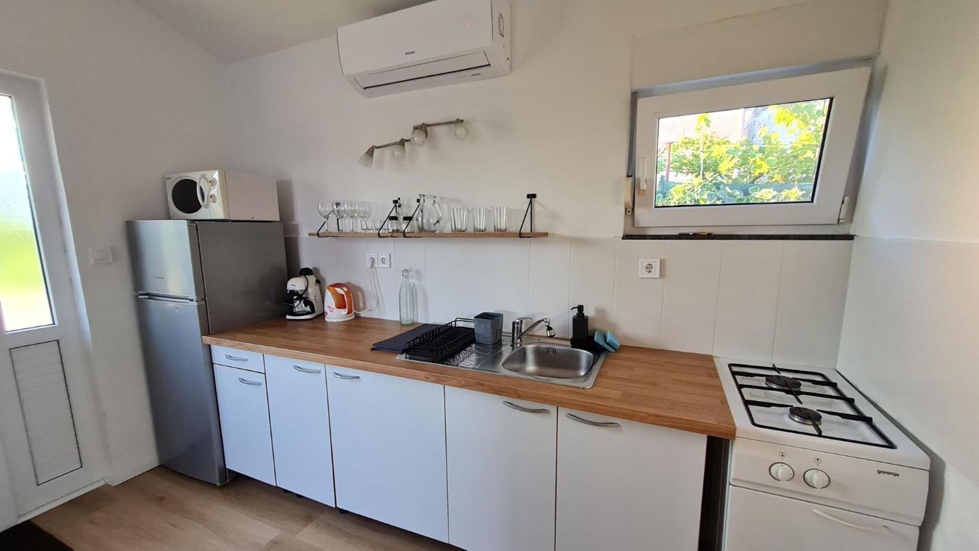 Apartmani Ela Prvić Luka Eksteriør billede