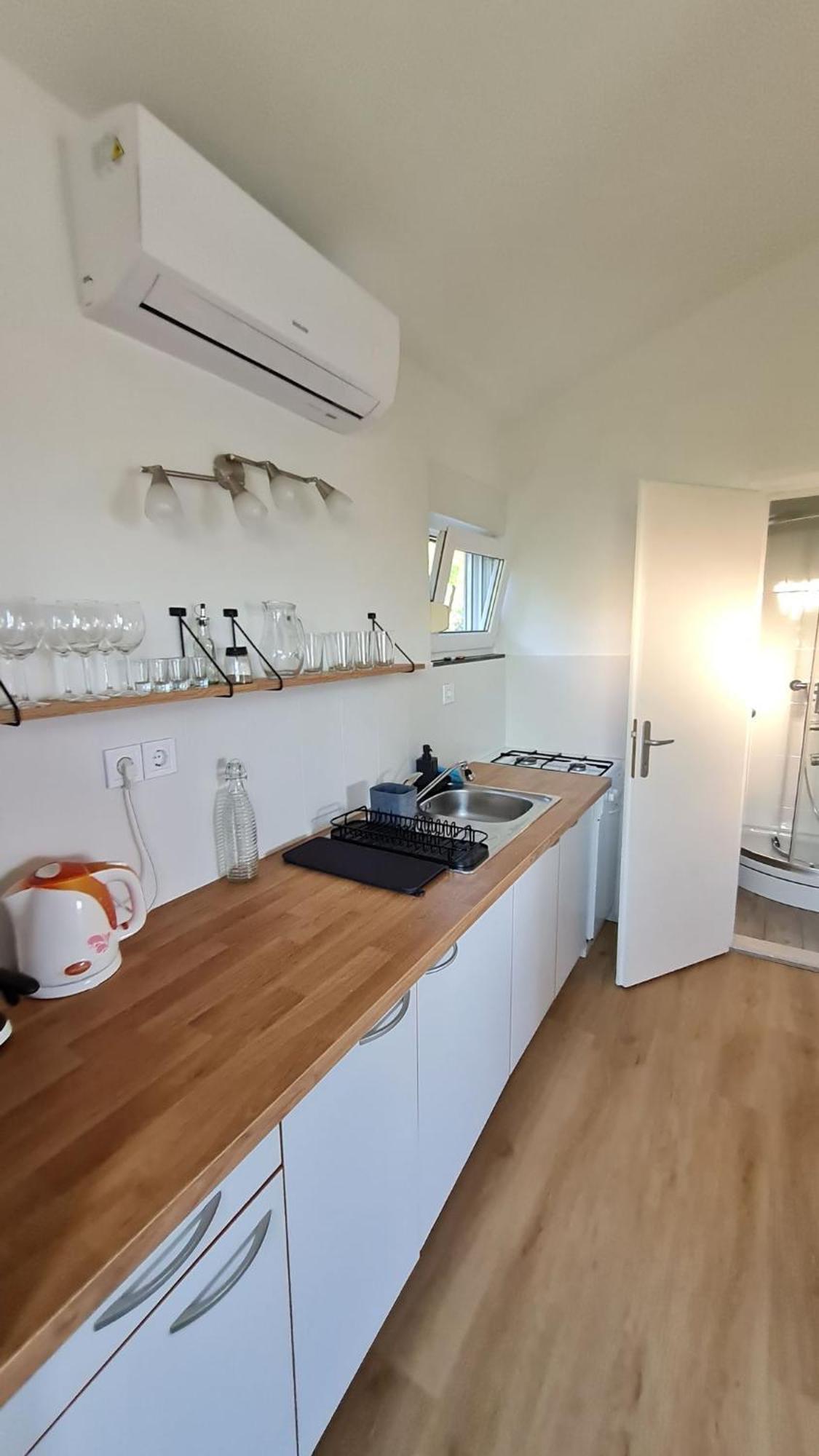 Apartmani Ela Prvić Luka Eksteriør billede
