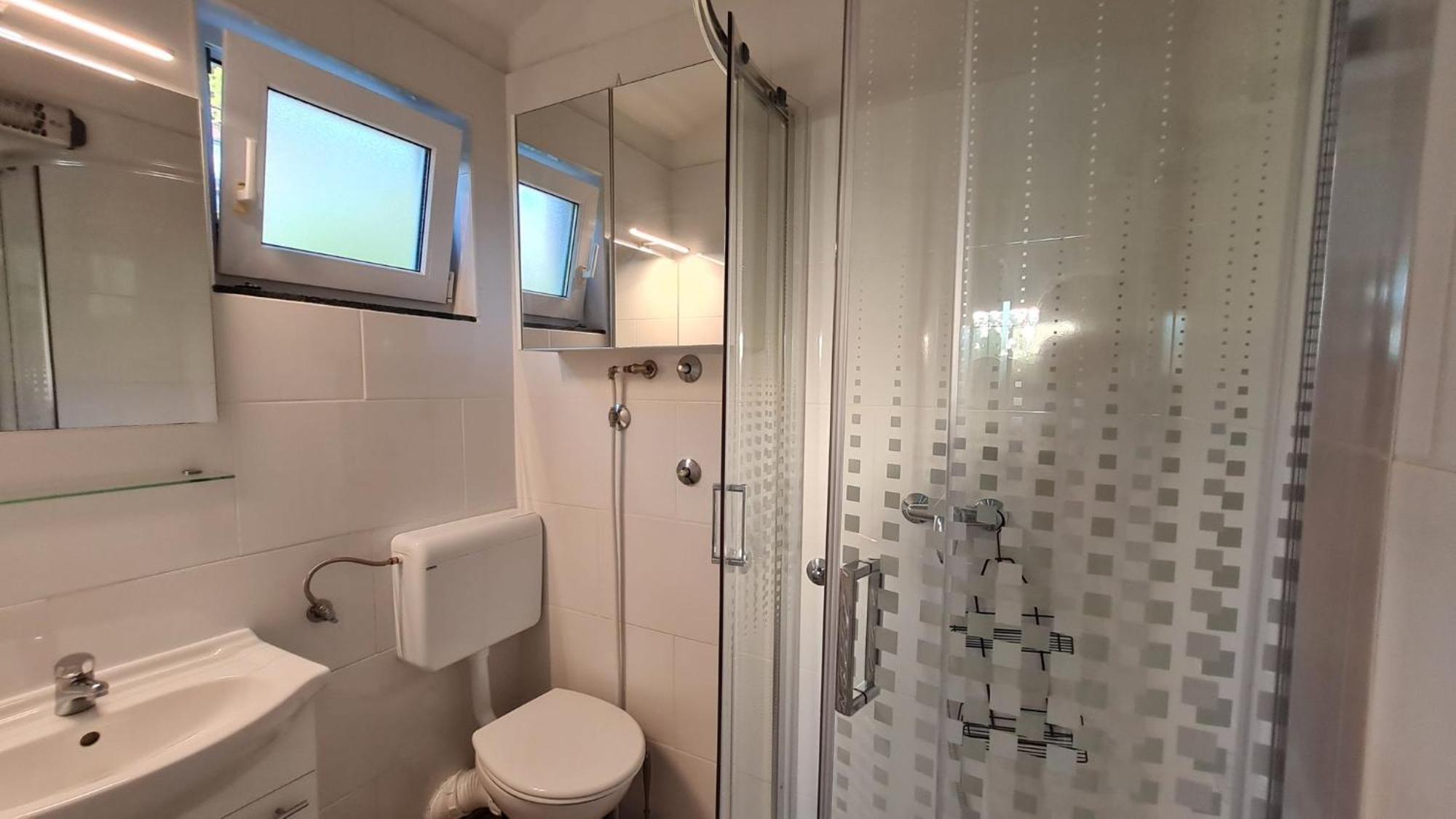 Apartmani Ela Prvić Luka Eksteriør billede