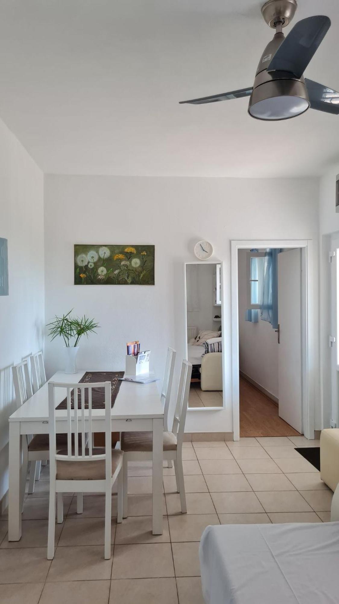 Apartmani Ela Prvić Luka Værelse billede
