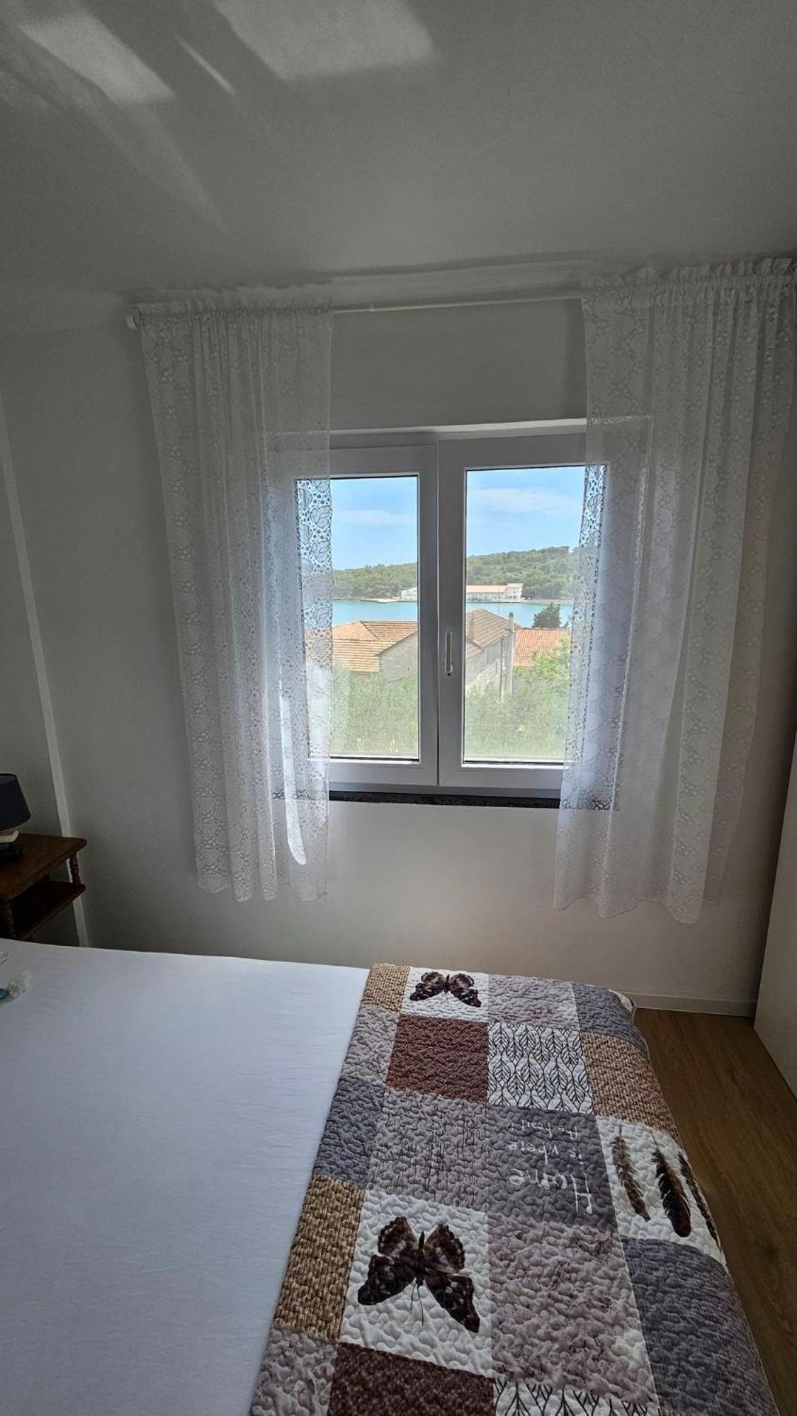 Apartmani Ela Prvić Luka Eksteriør billede